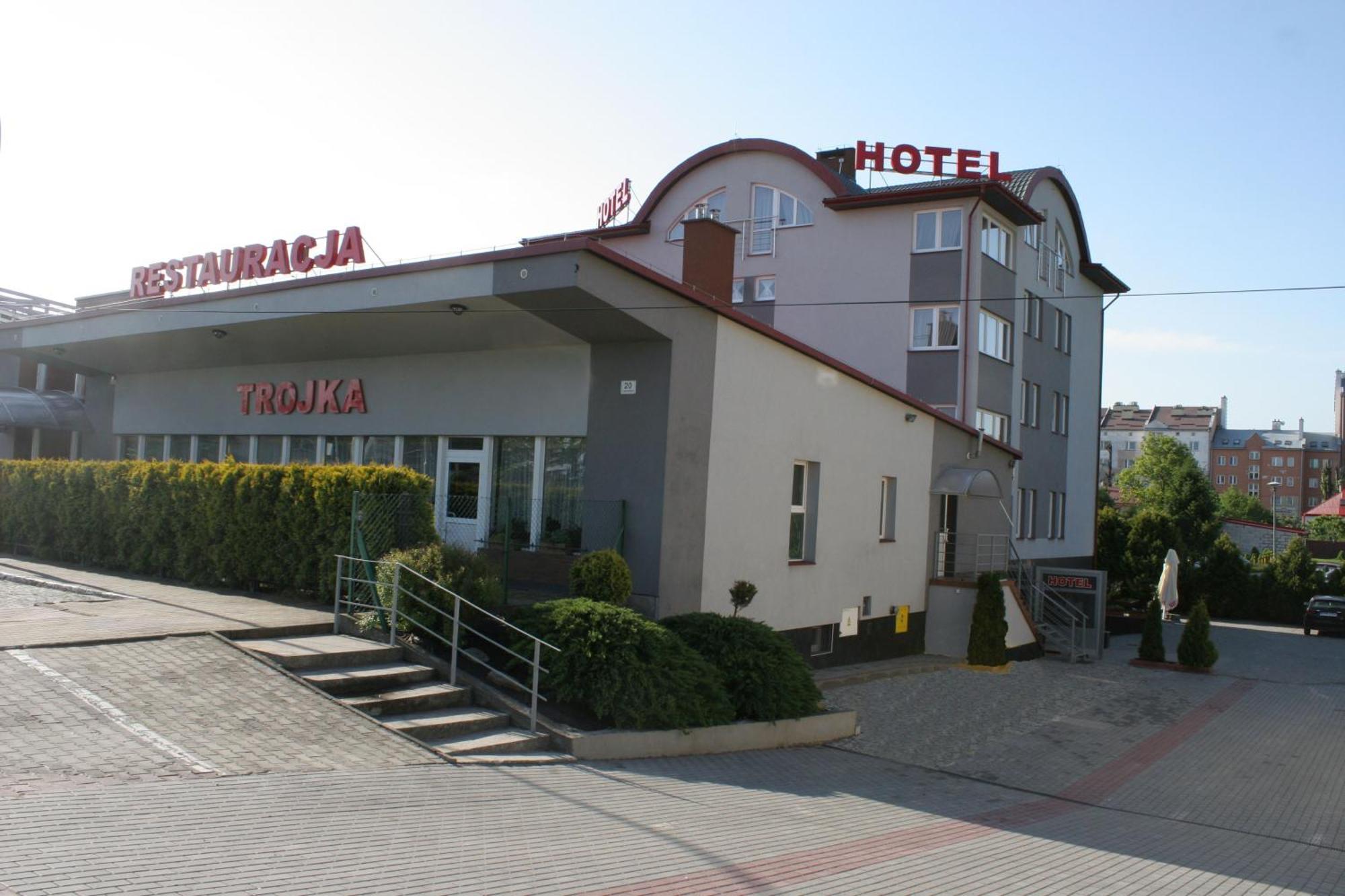 Hotel Trojka Пшемишъл Екстериор снимка